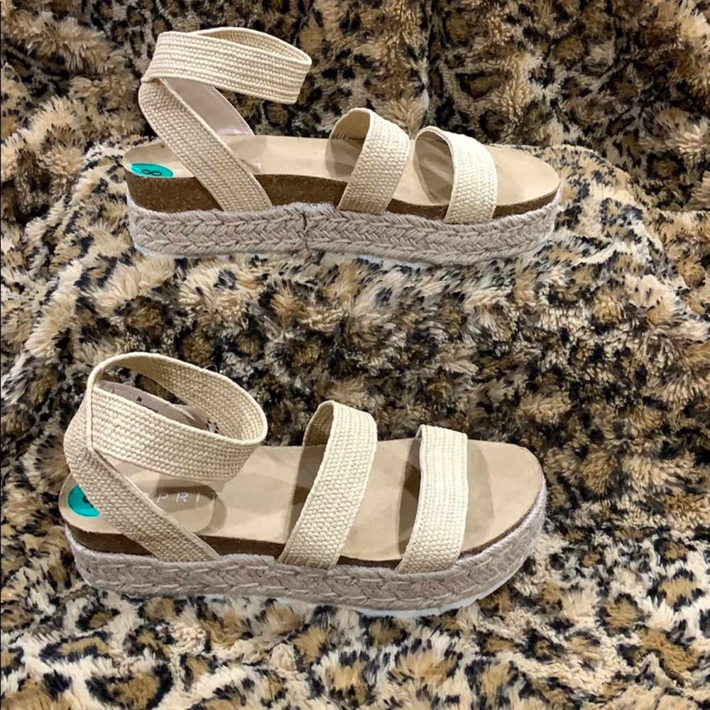 SALE❤️NWT ESPIRIT Raffia Platform Espadrille